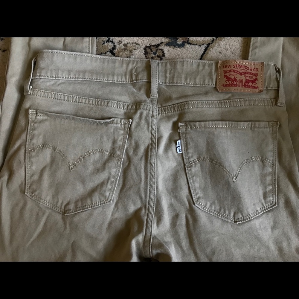 Levi’s 711 Skinny Jeans